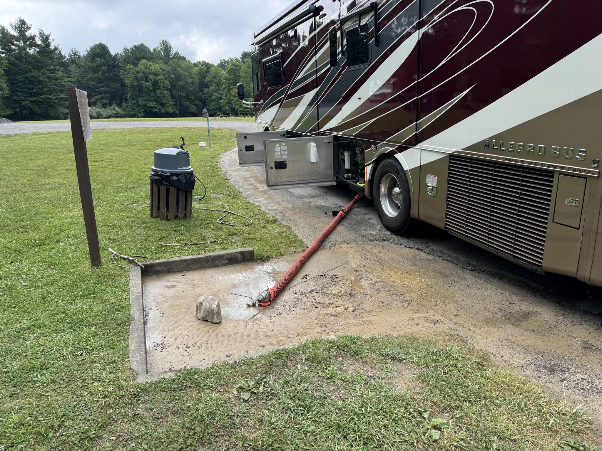 Dumping waste tanks