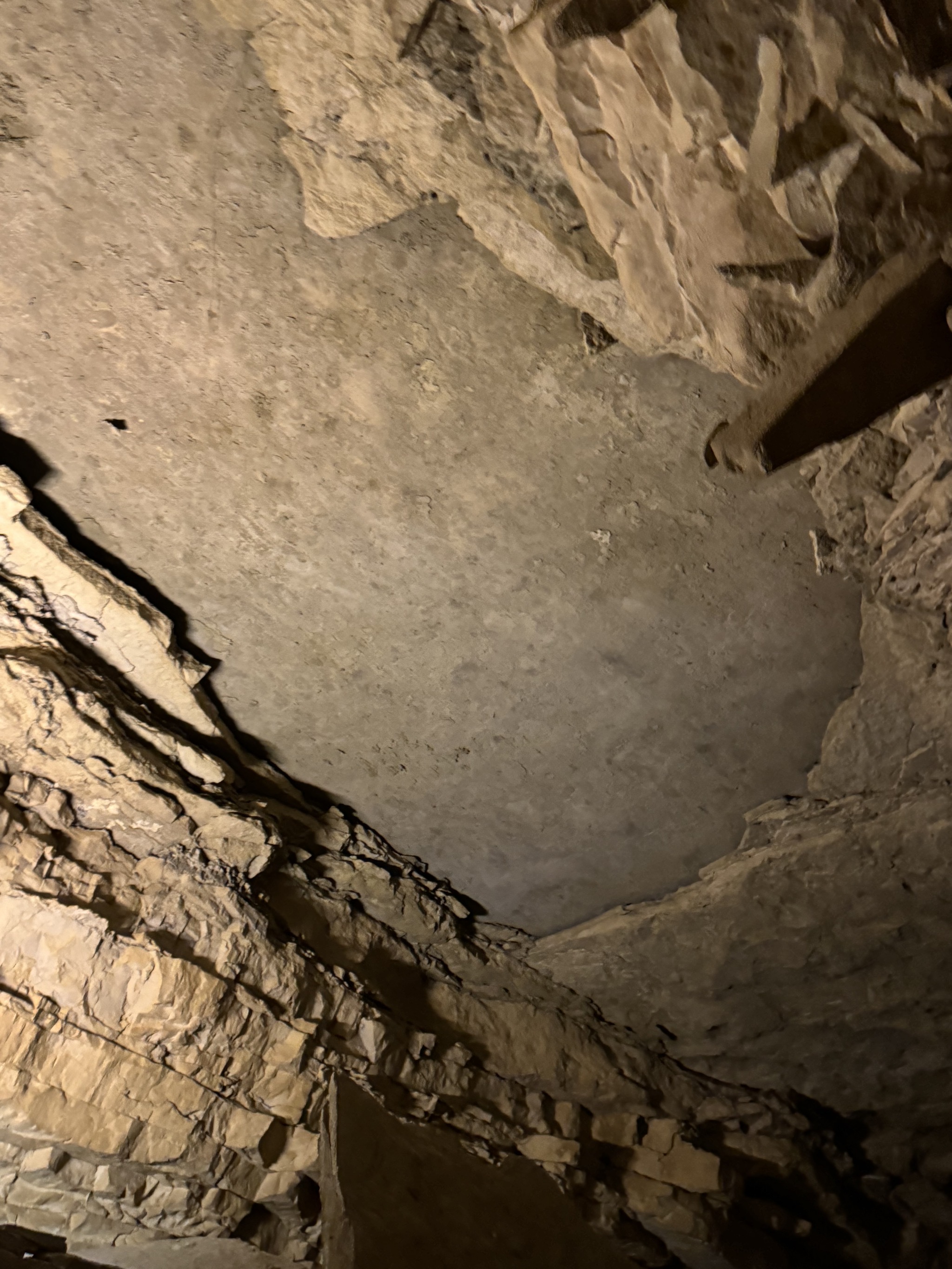 Very flat cave ceiling