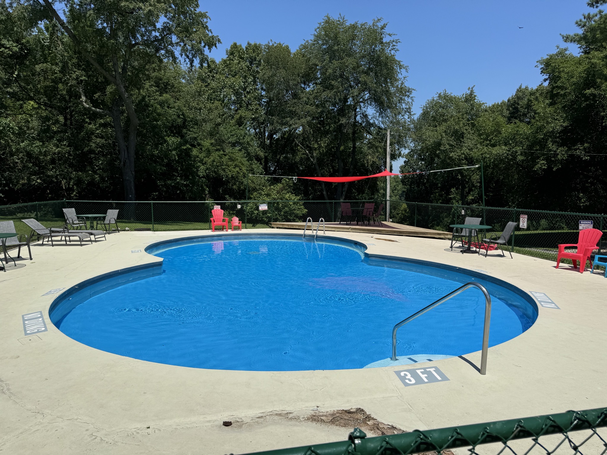 Swimming pool