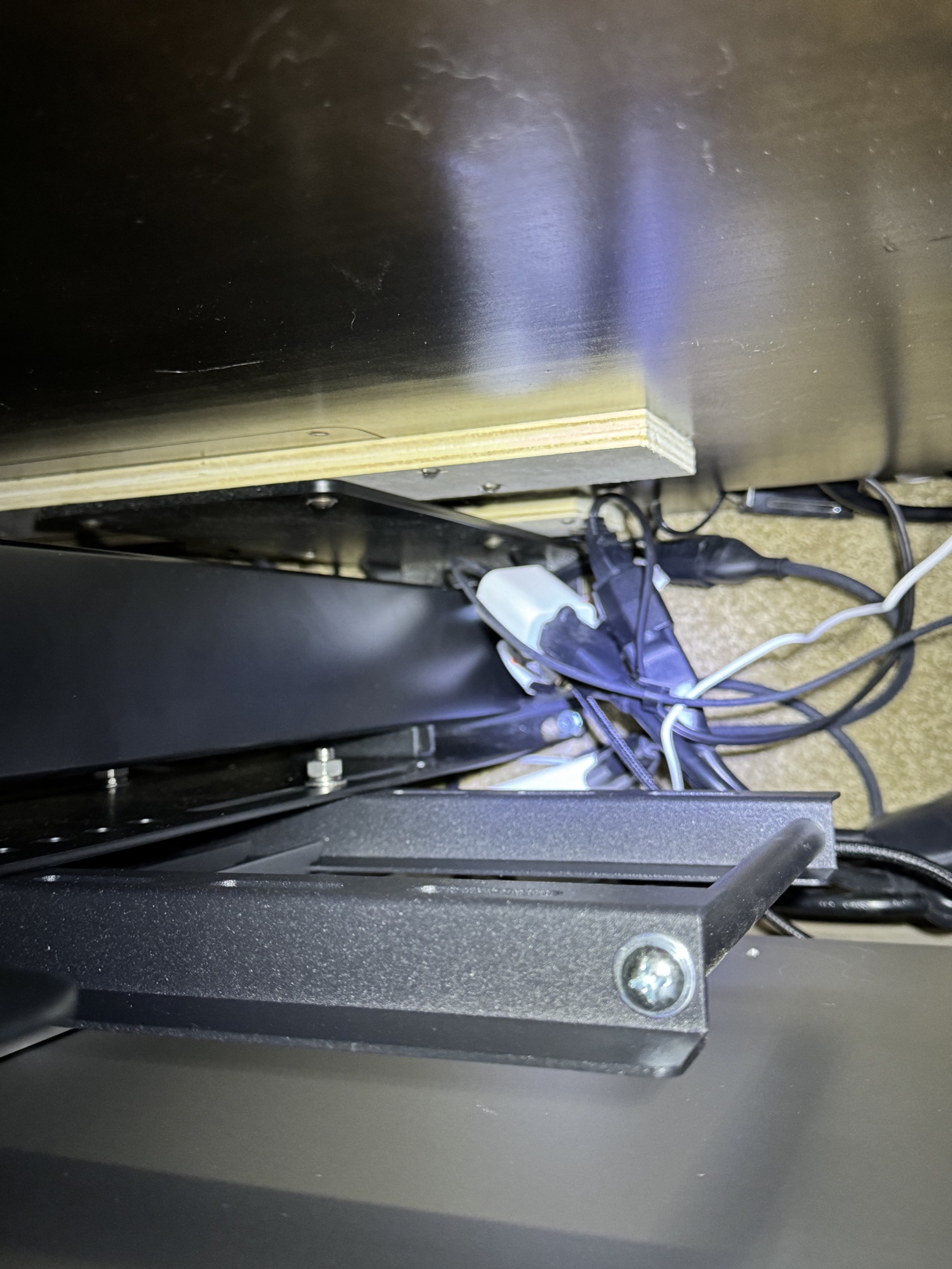 Monitor lift