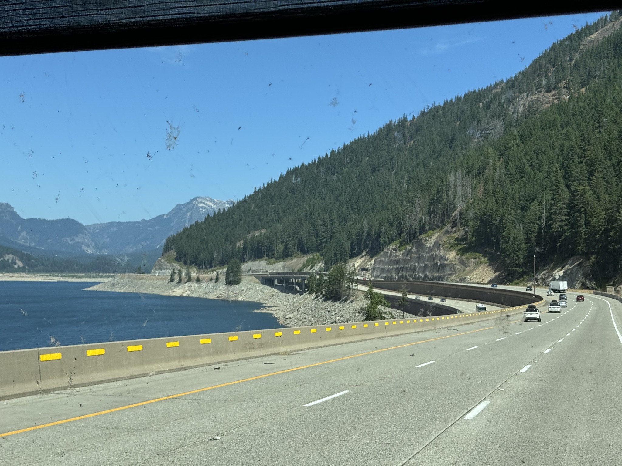 I-90 along Keechelus Lake