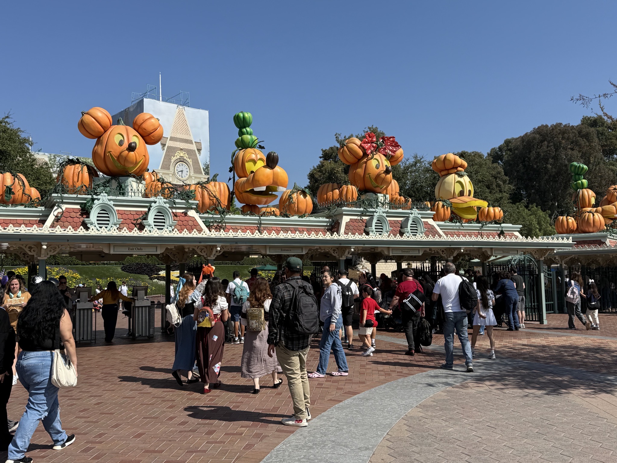 Entrance with Halloween decorations