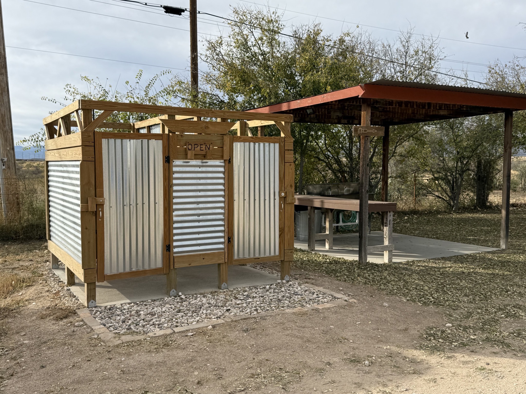 Outdoor showers and kitchen