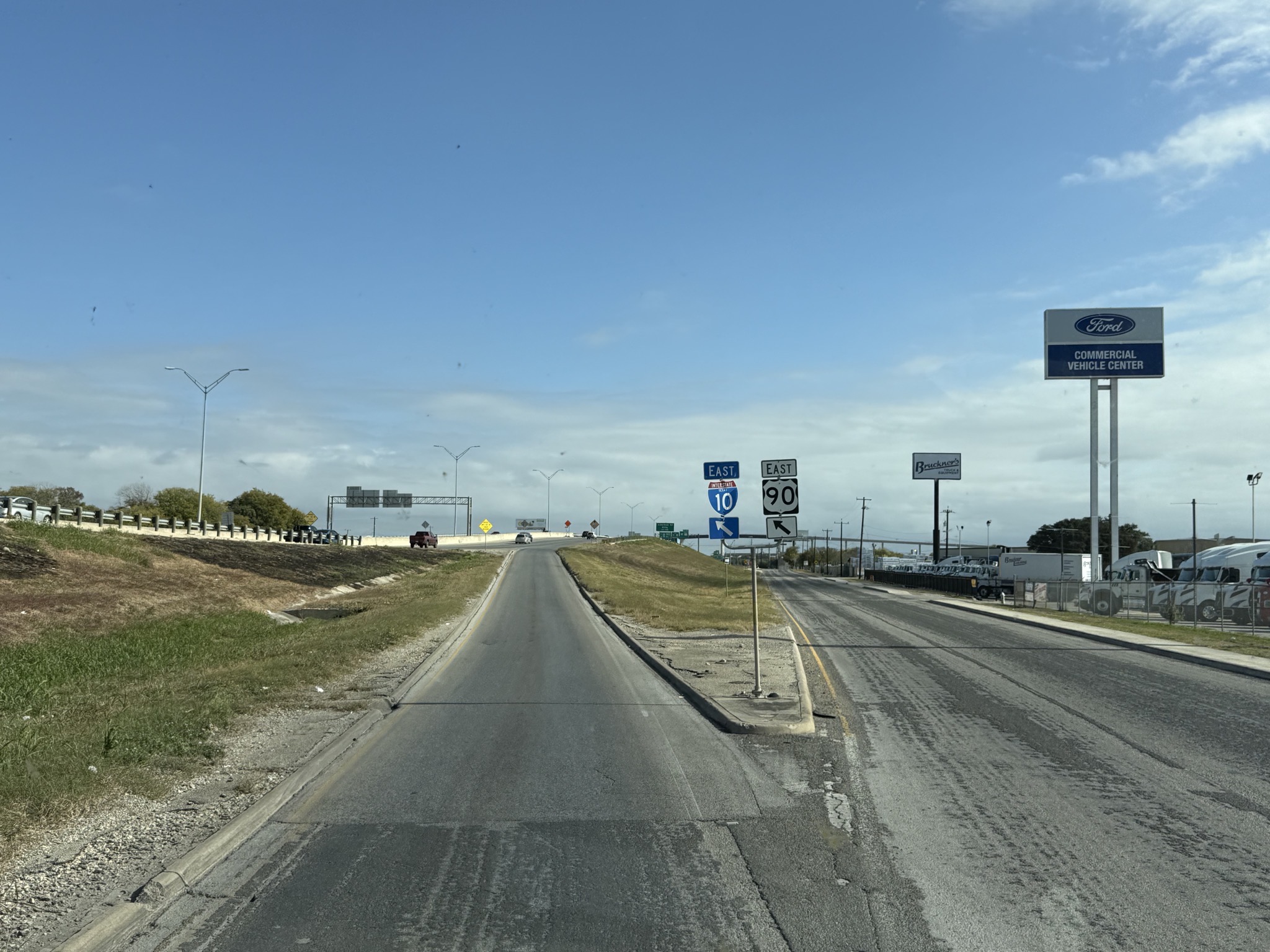 Frontage road to I-10 East