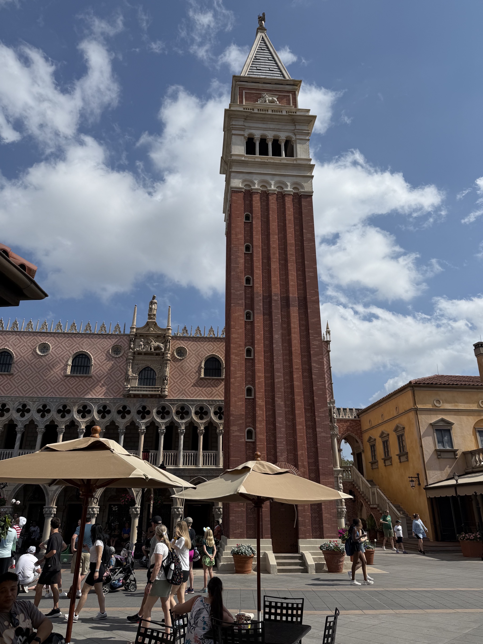 Italy pavilon