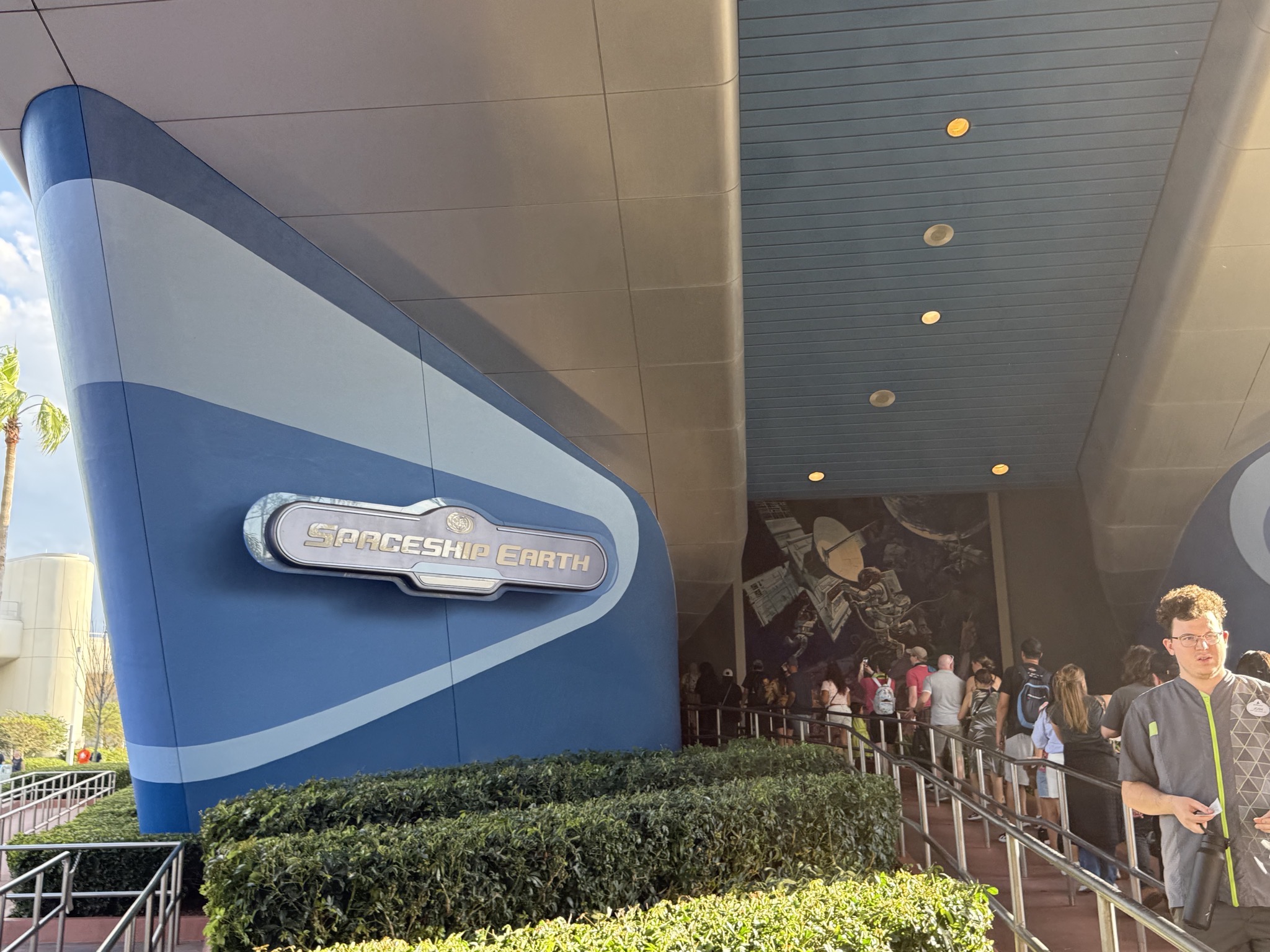 Spaceship Earth ride