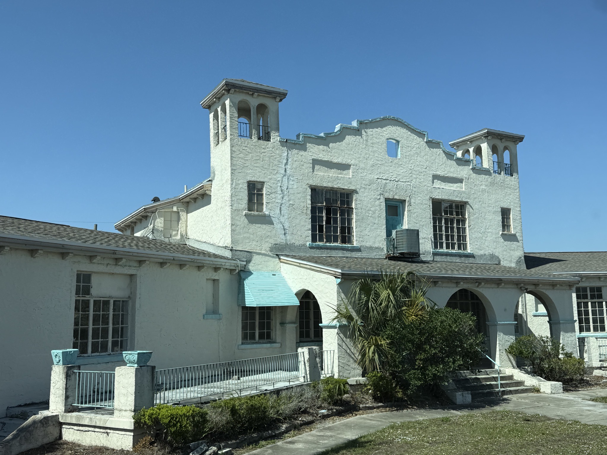 An interesting building in Bowling Green