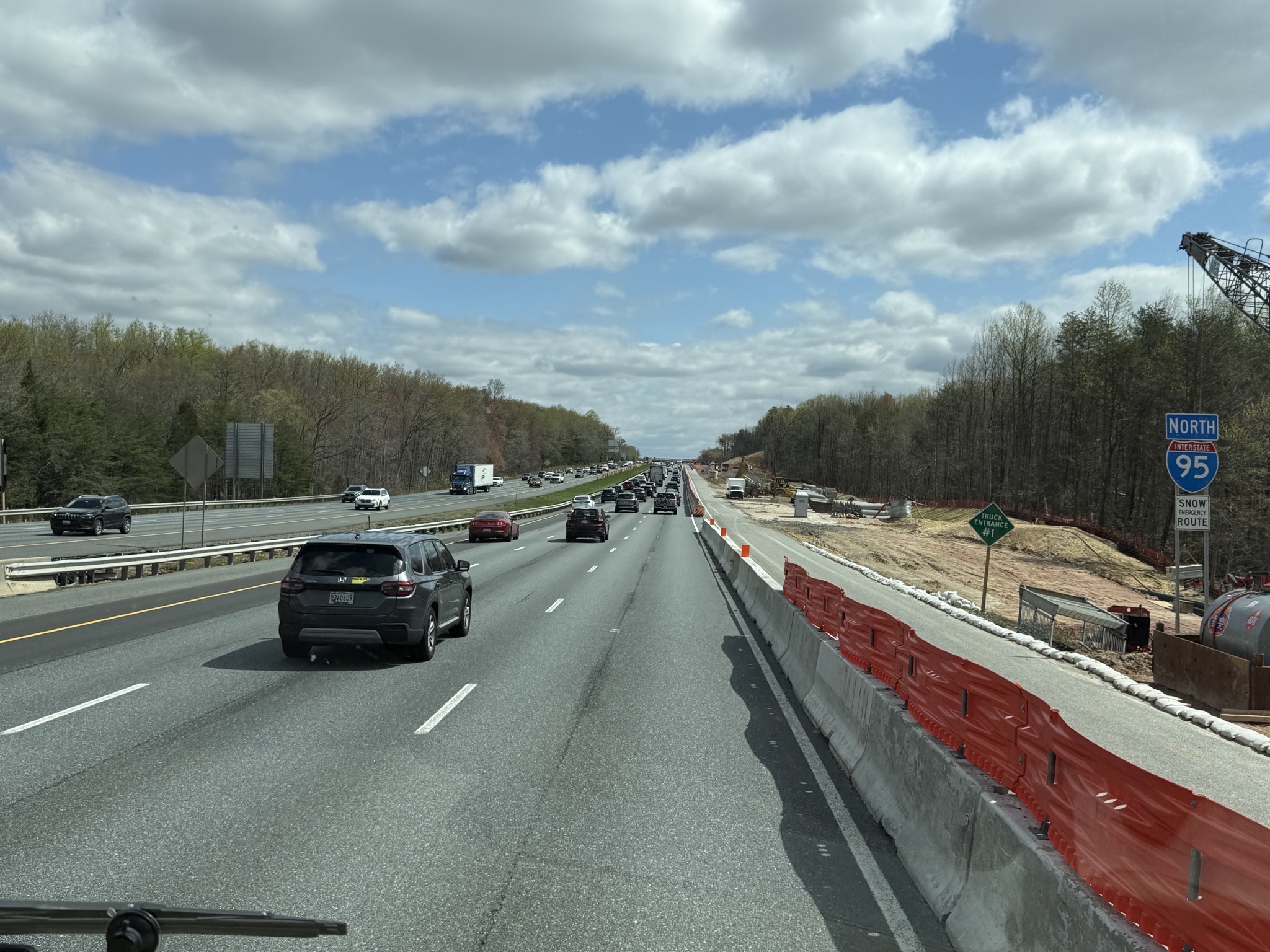 Roadworks with a very close barrier on I-95 North