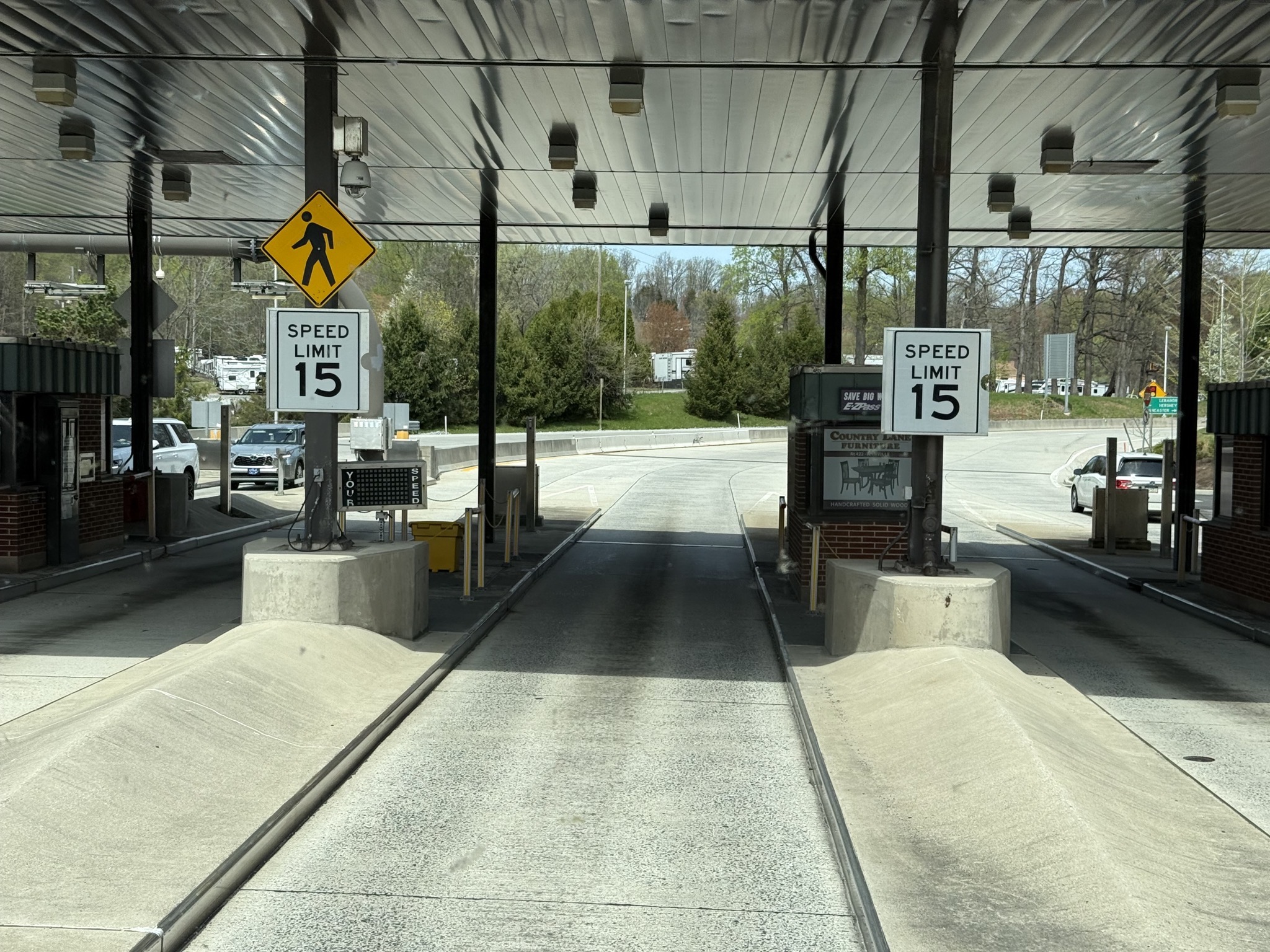 Another super-narrow toll plaza