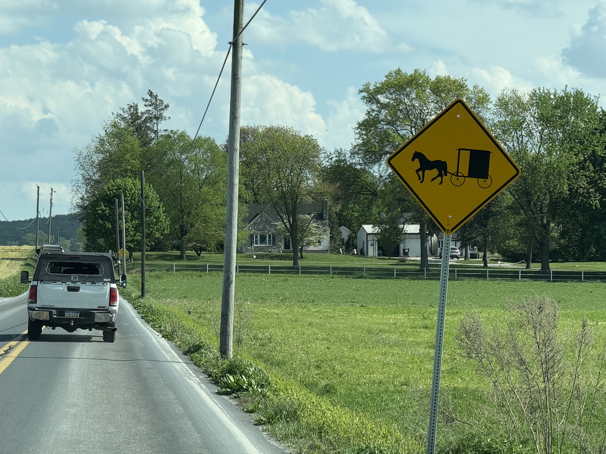 Amish horse and buggy sign