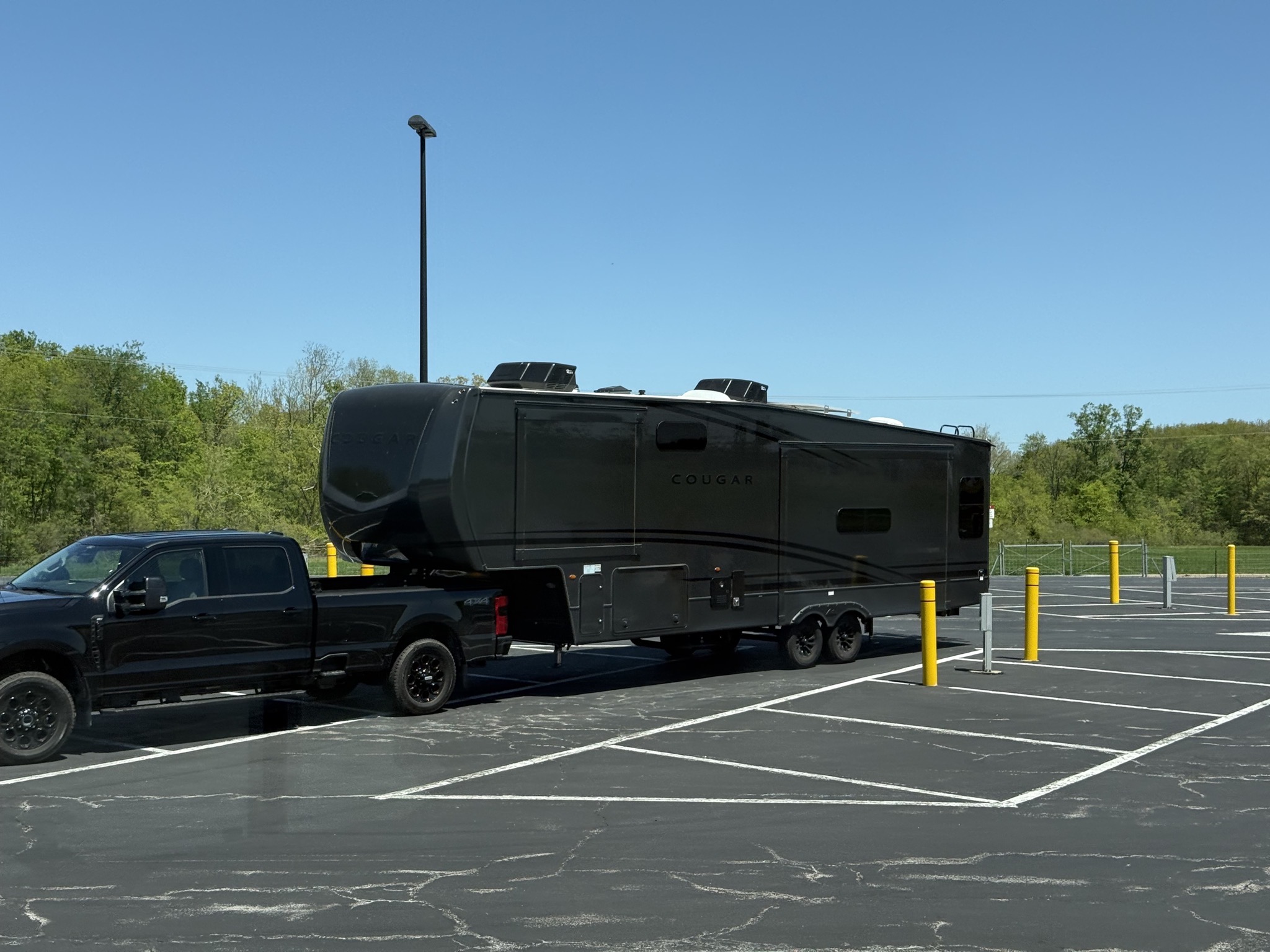 Another service plaza, with RV elctrical hookups!