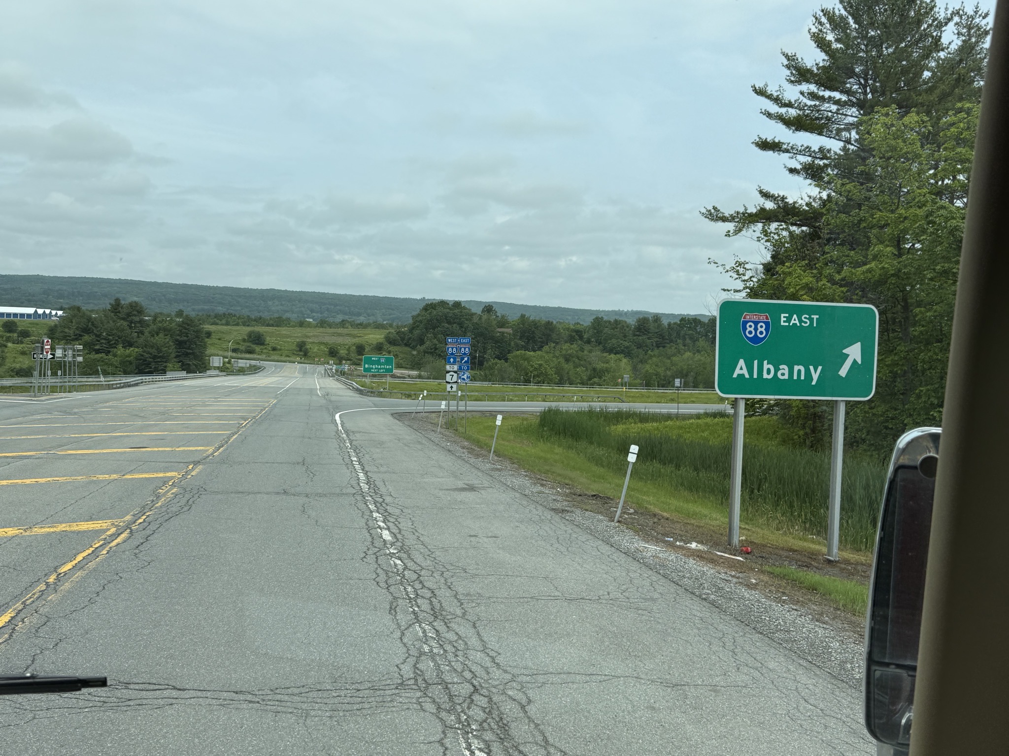 Exit to I-88 East