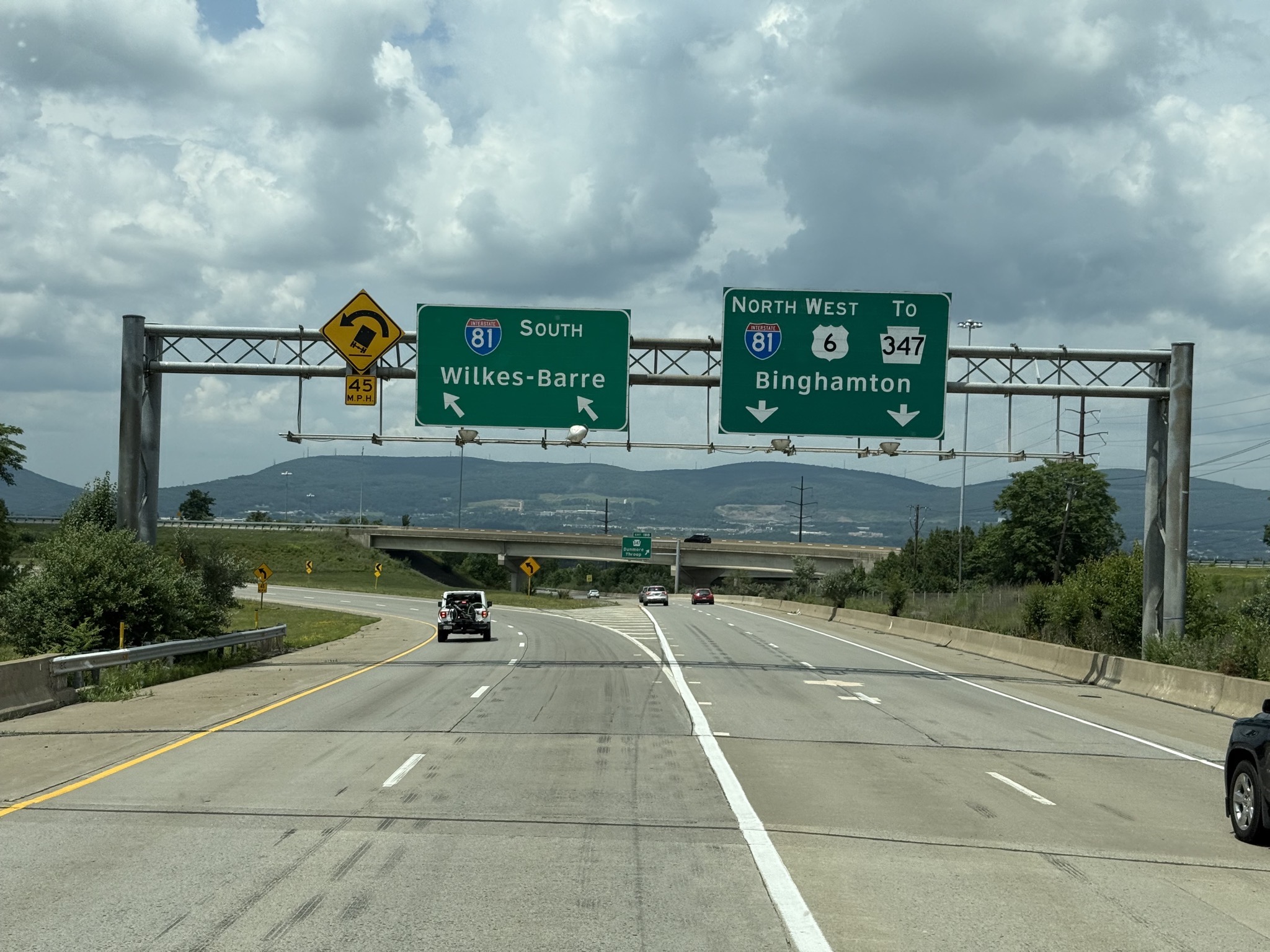 Exit to I-81 South