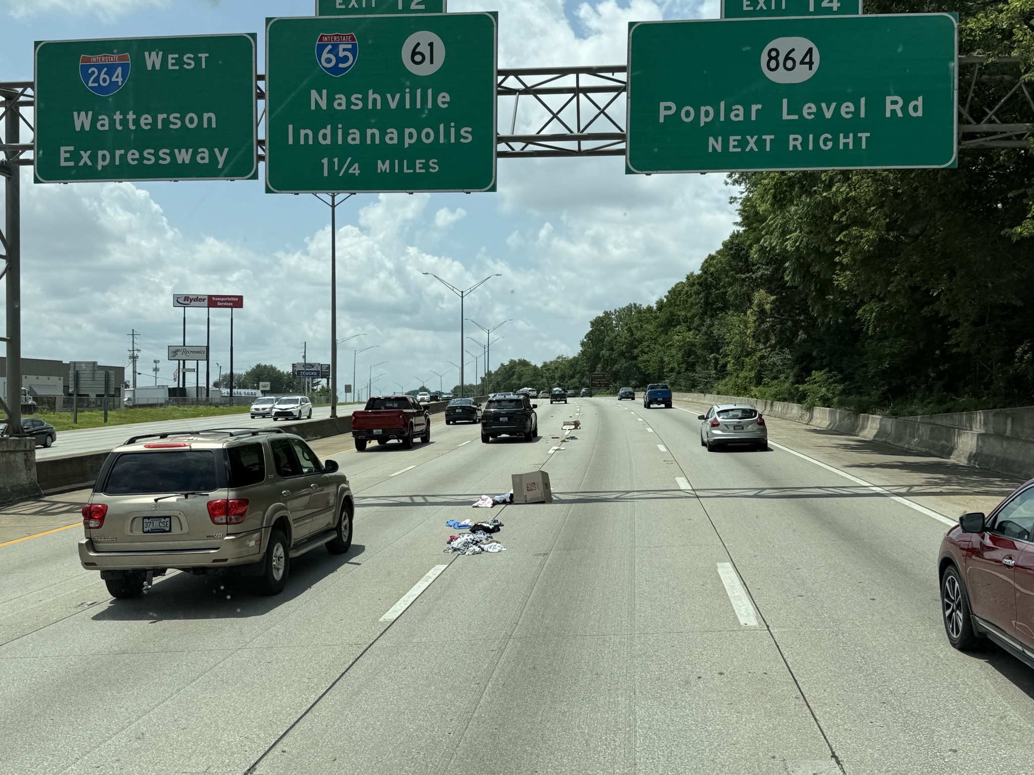 More stuff on the freeway