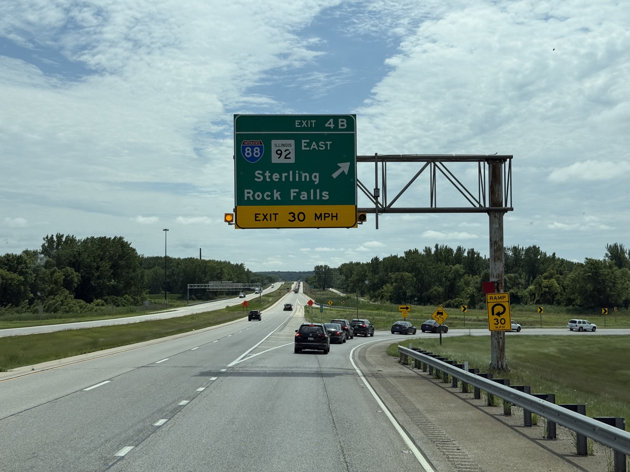 Exit to I-88 East
