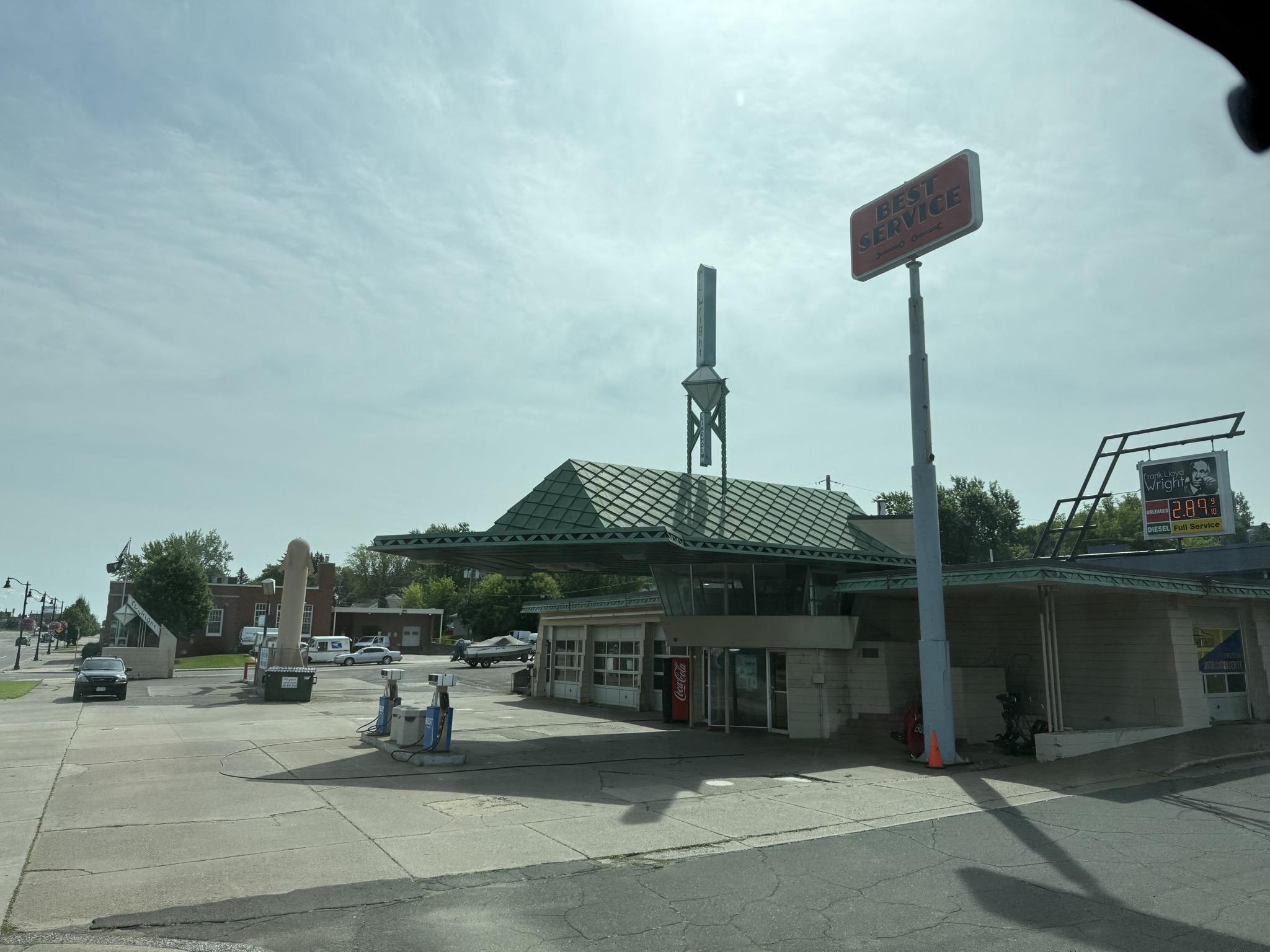 Gas station designed by Frank Lloyd Wright