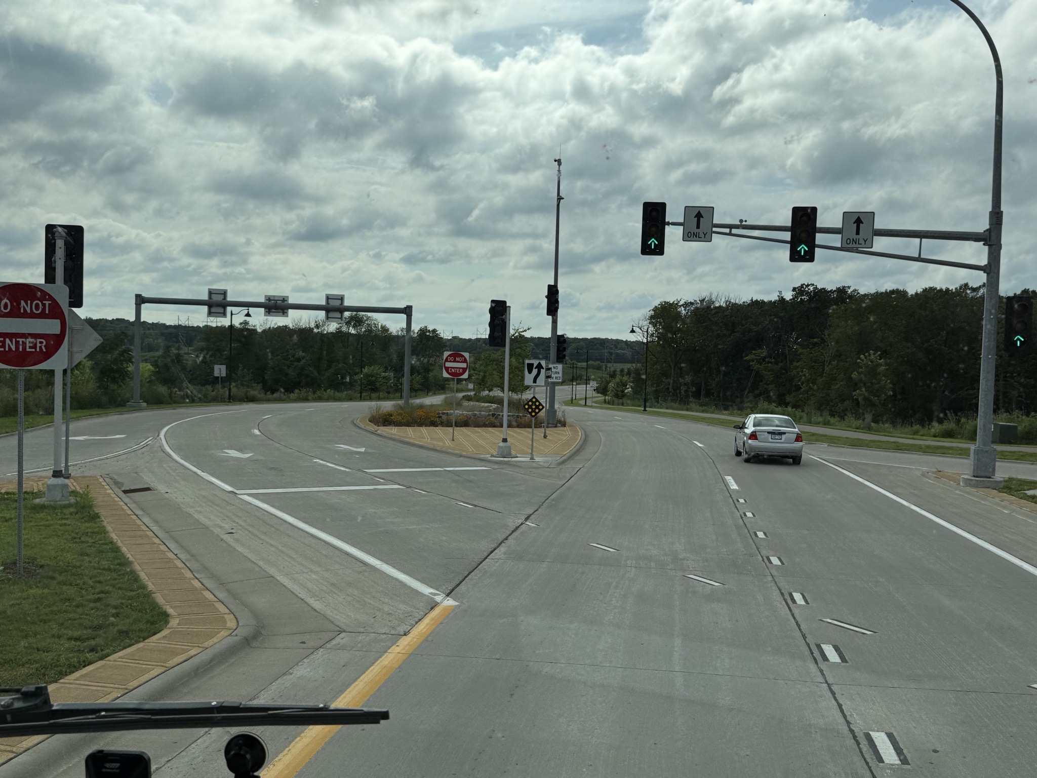 Crossover intersection