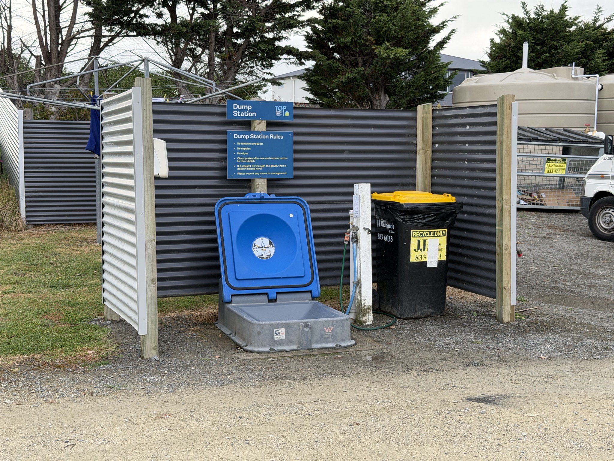 Dump station