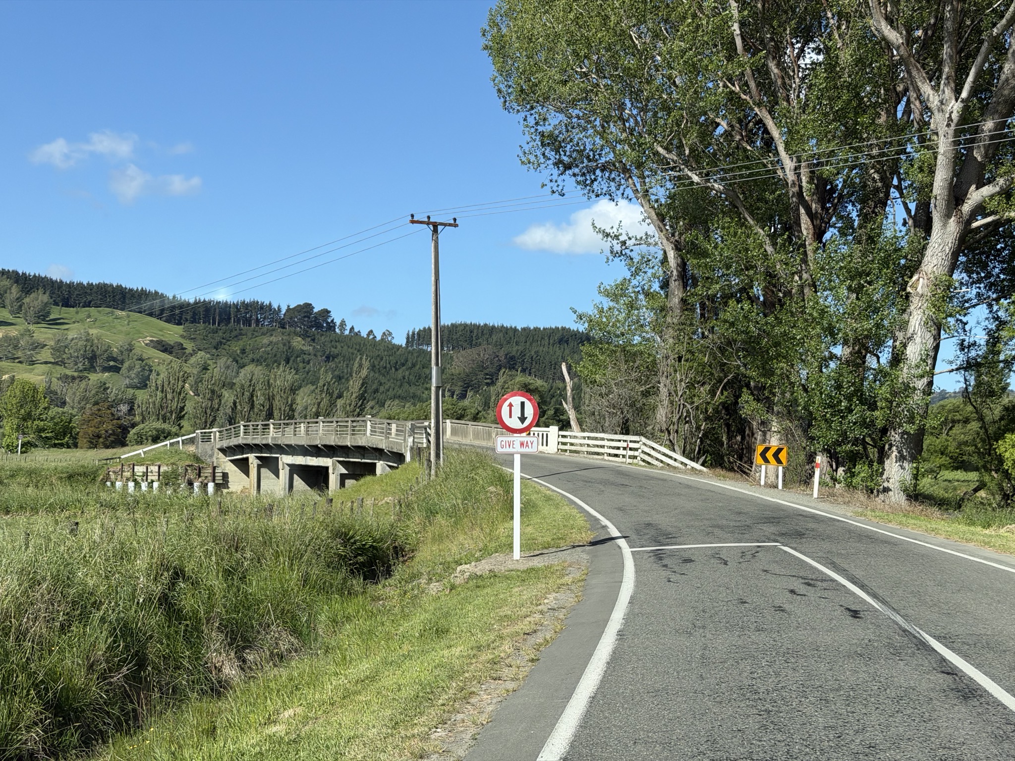 One lane bridge