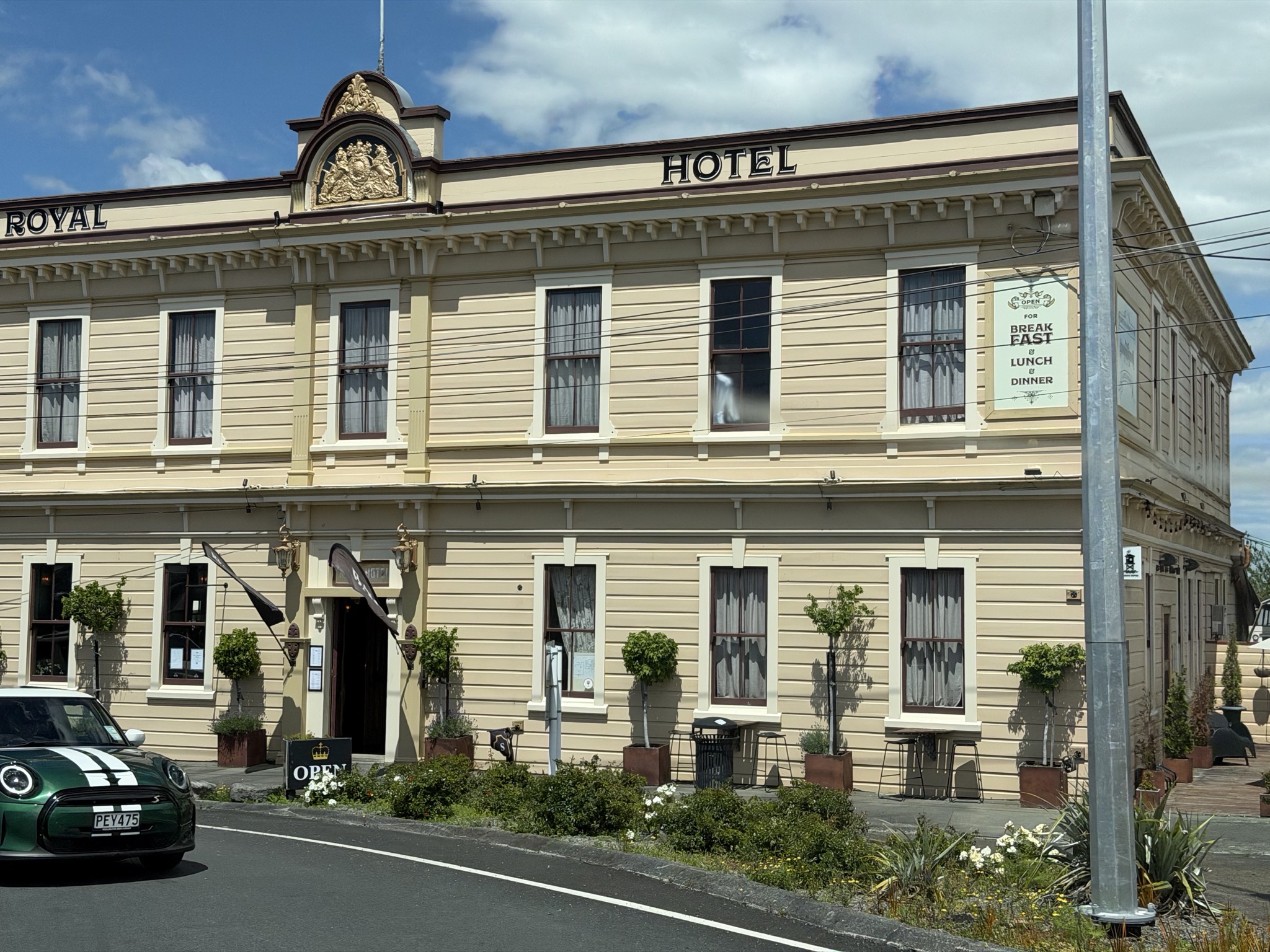 Featherston classic hotel
