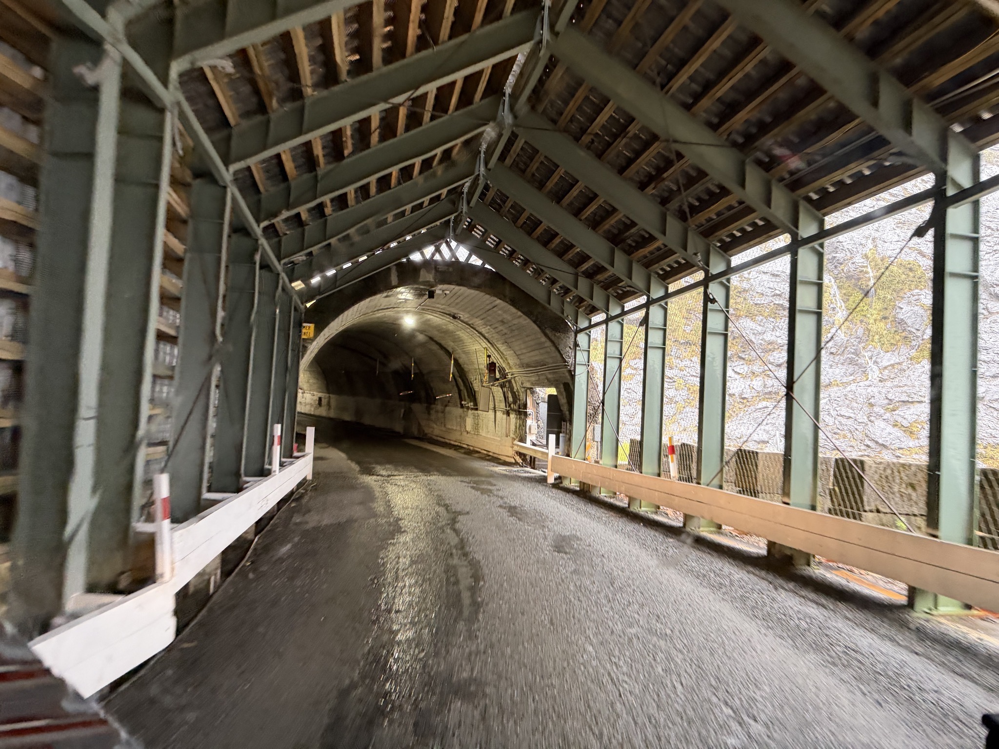 Tunnel