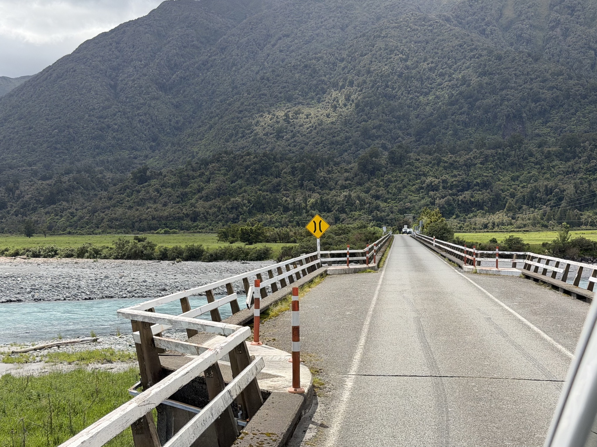 Long one lane bridge with passing lanes