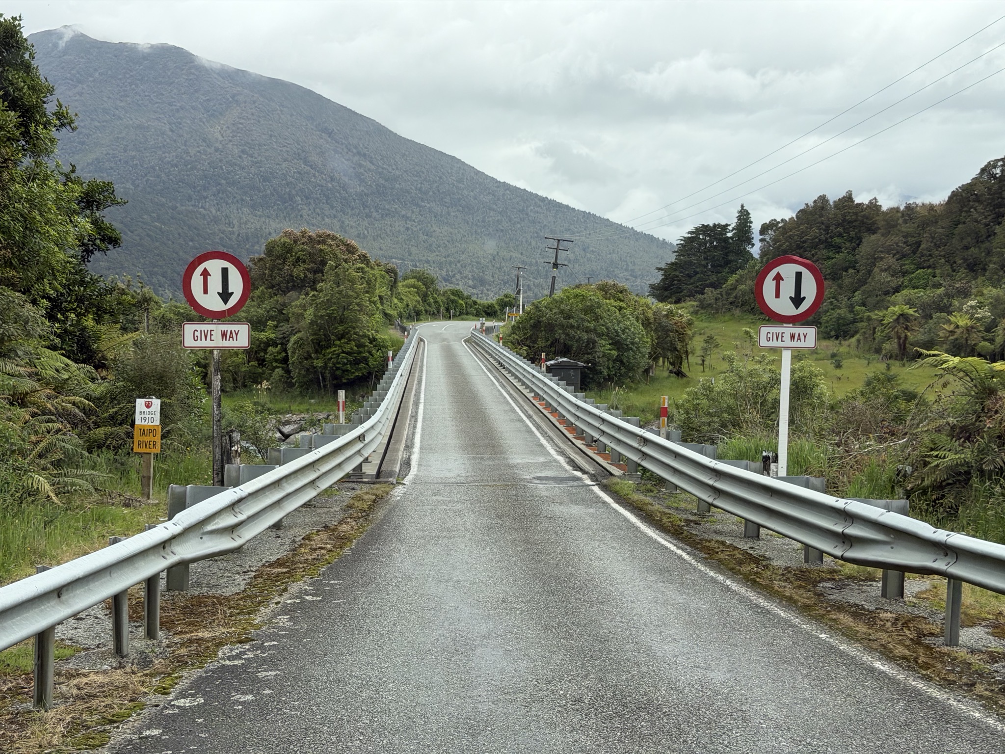 One way bridge