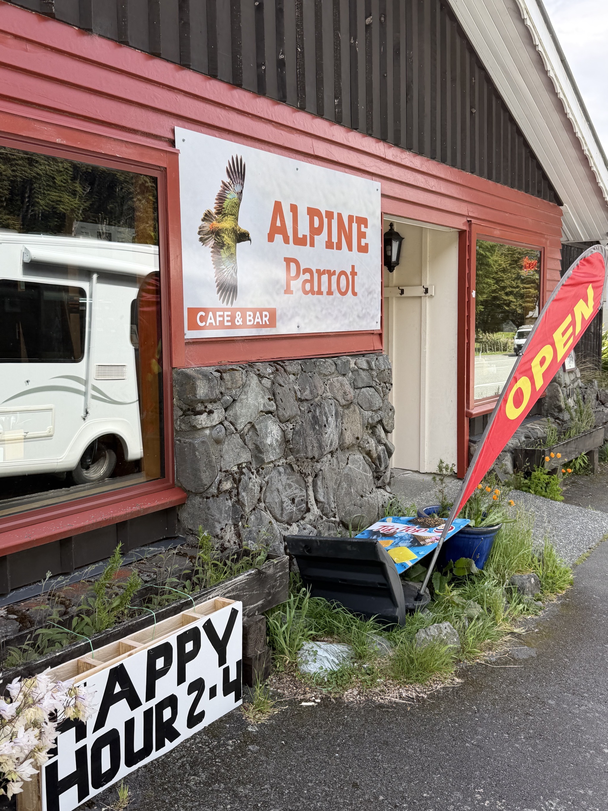 Alpine Parrot Cafe