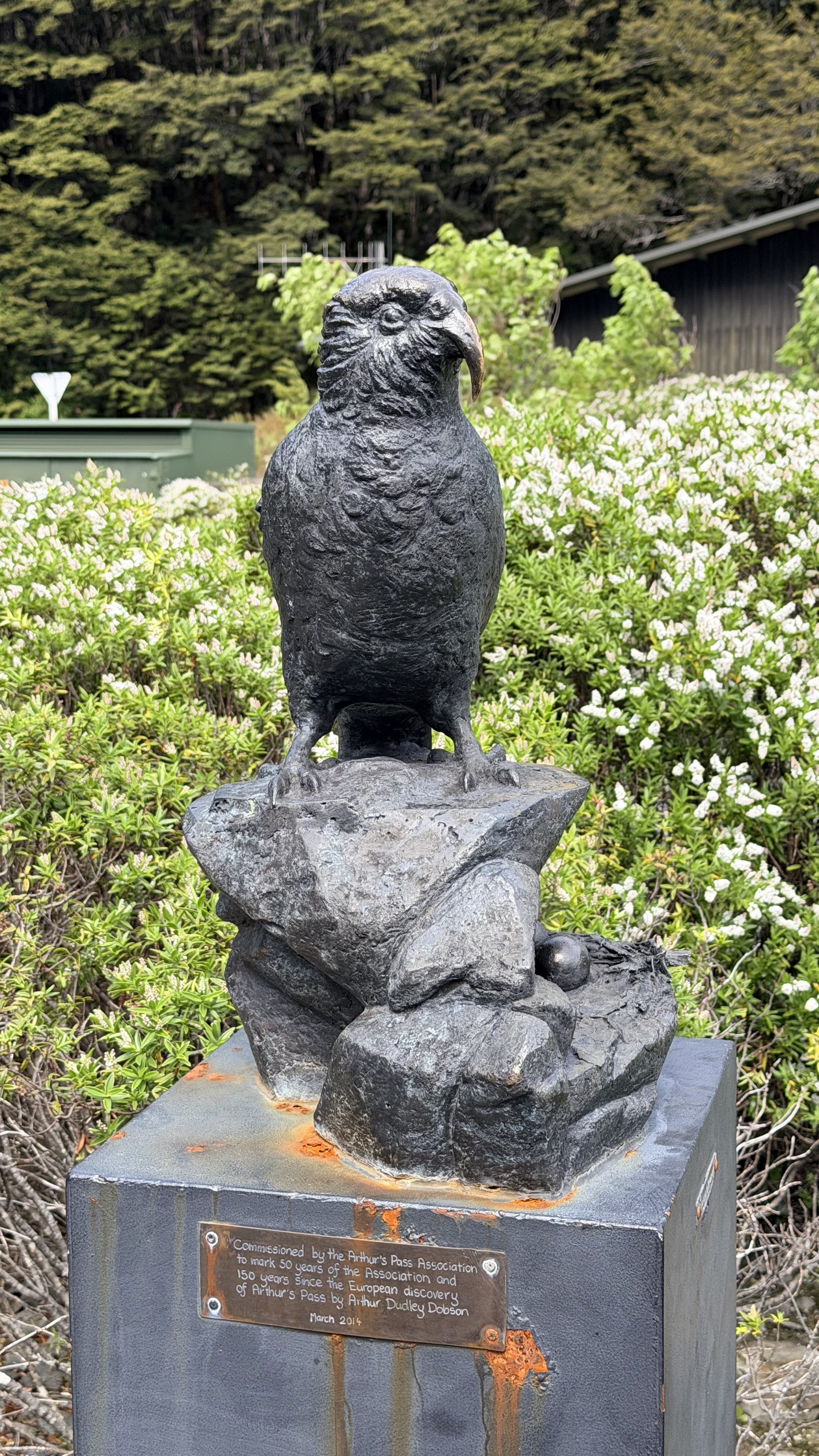 Kea statue