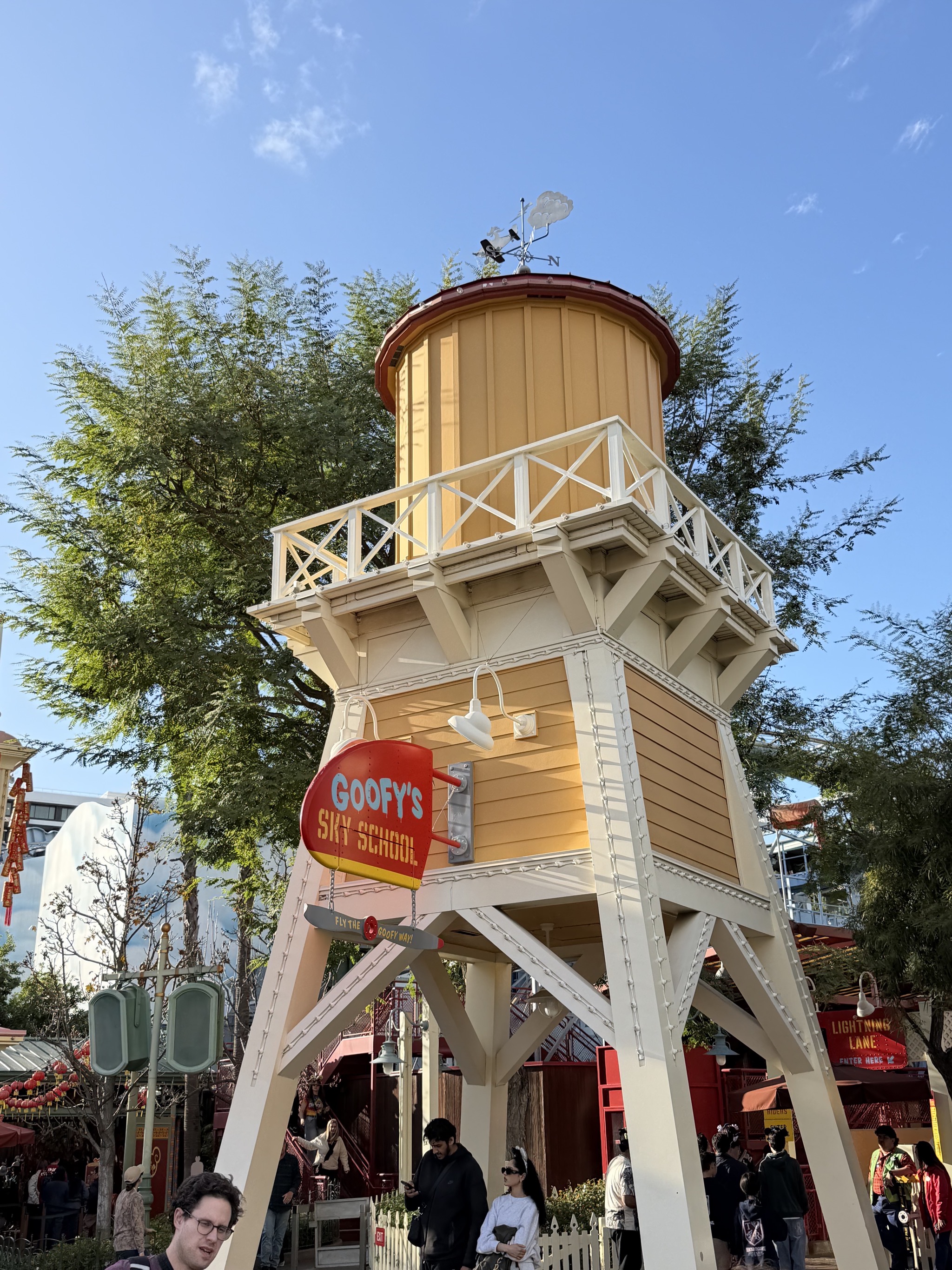 Goofy's Sky School ride