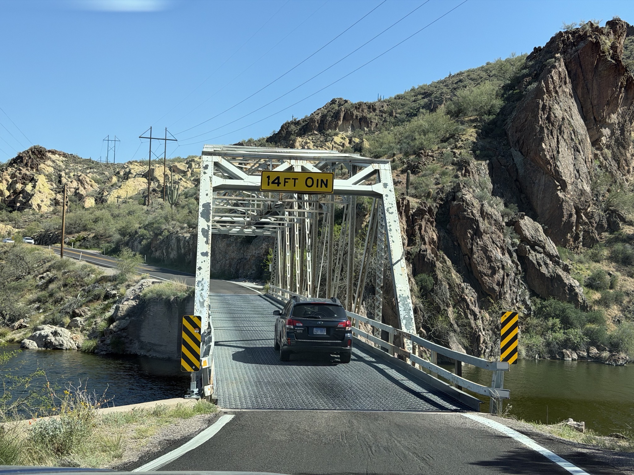 One lane bridge
