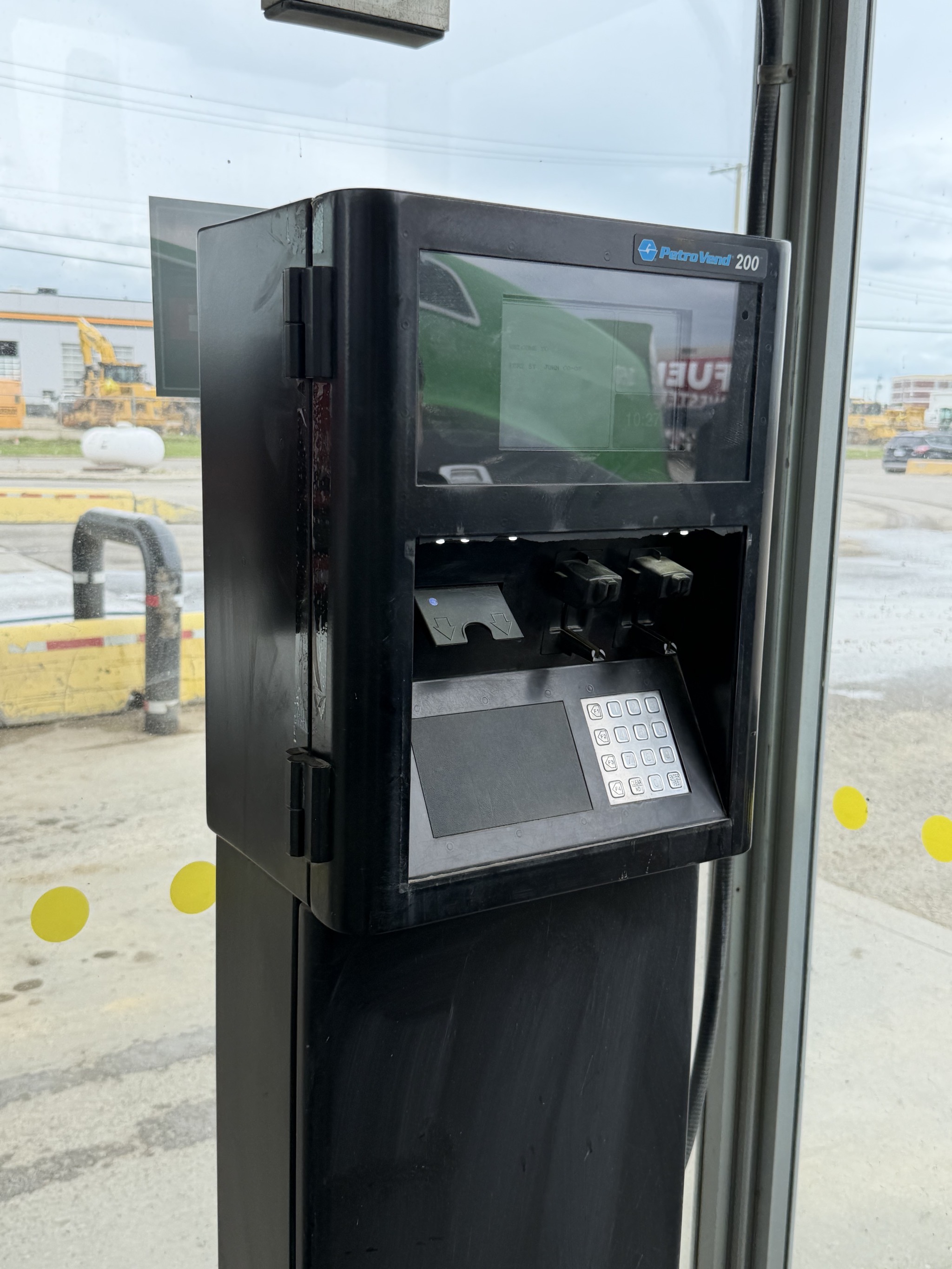Couldn't get the machine to accept a credit card